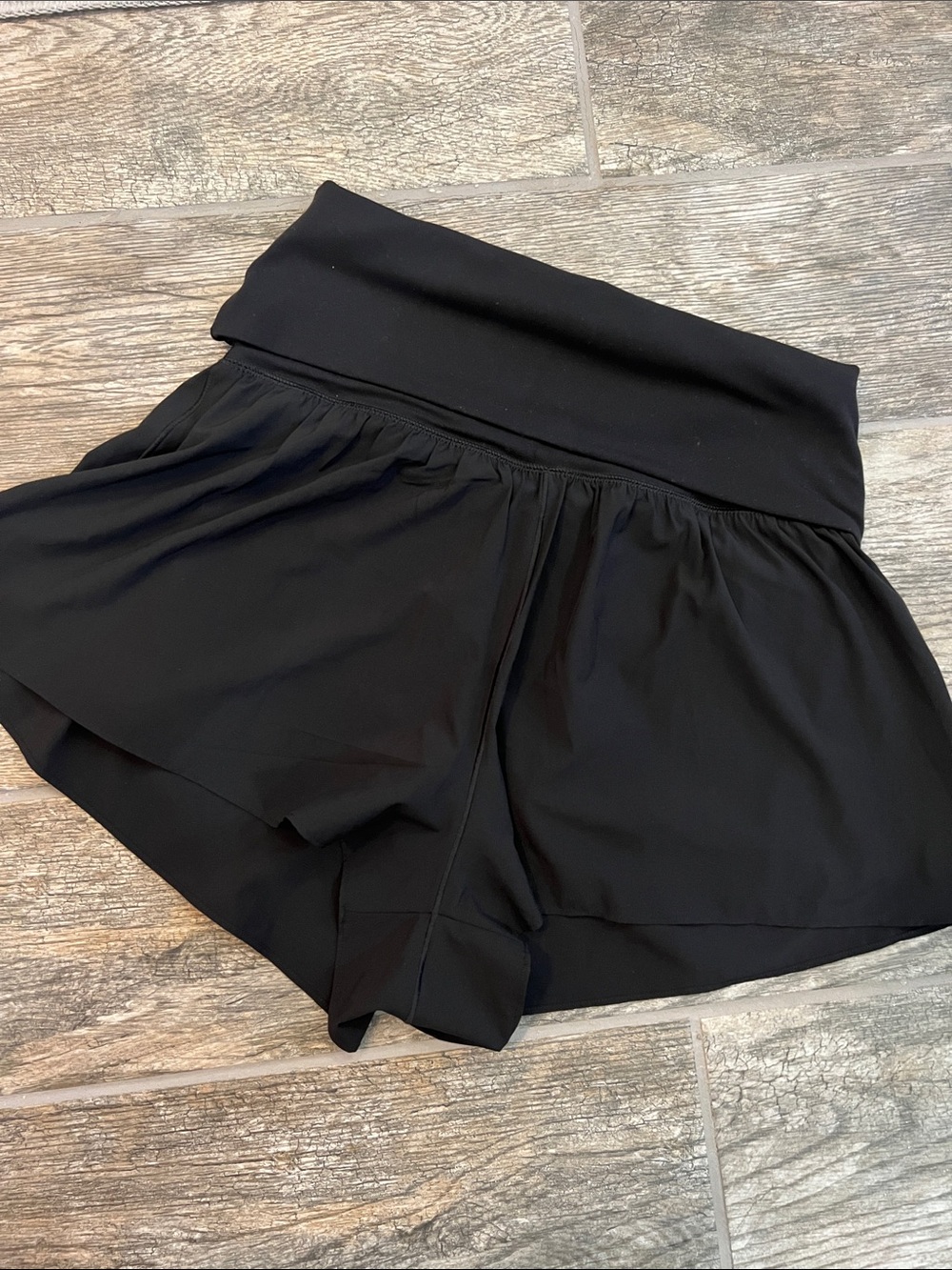 Aerie Offline real me fold over shorts black medium lined 2” inseam